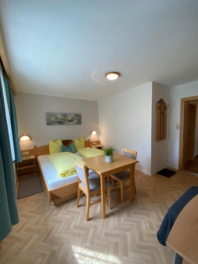 Aparts Handle Und Haus Bergblick Leilighet Pfunds Eksteriør bilde